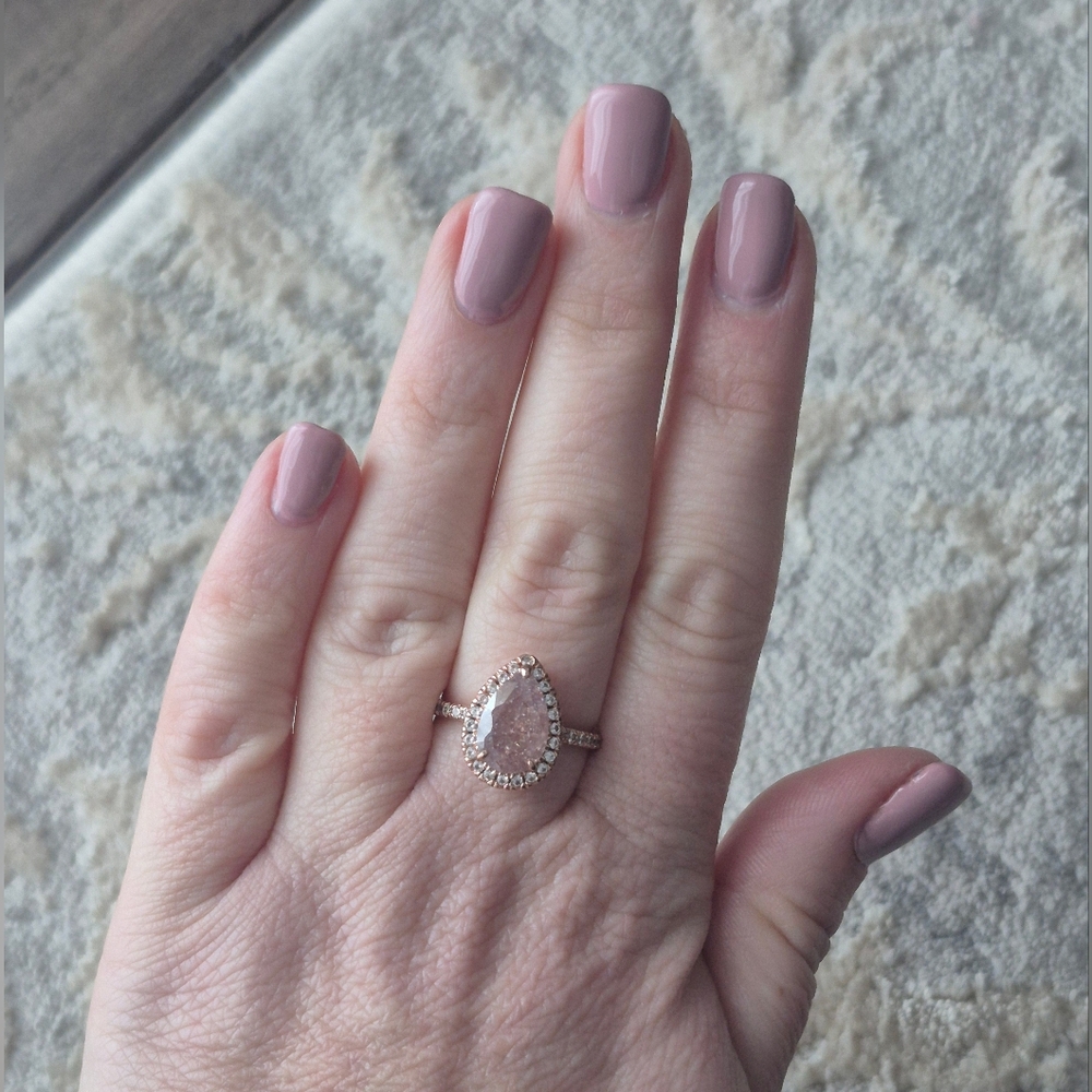 Glamorous Rose Gold Teardrop Ring